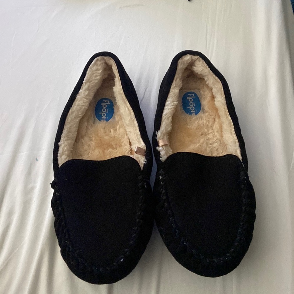 These are black slippers that I am selling.